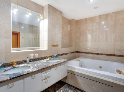 4 Комнаты, Городская, Продажа, Улица Лесная, Listing ID 1725, Москва, Россия,